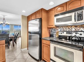 3300 W Rolling Hills Cir 705, Davie FL 33328