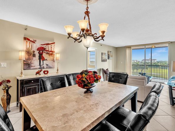 3300 W Rolling Hills Cir 705, Davie FL 33328