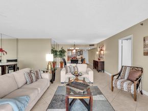 3300 W Rolling Hills Cir 705, Davie FL 33328
