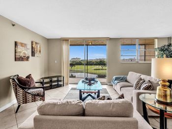 3300 W Rolling Hills Cir