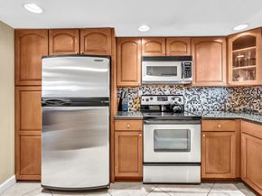 3300 W Rolling Hills Cir 705, Davie FL 33328