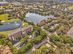 3300 W Rolling Hills Cir 705, Davie FL 33328