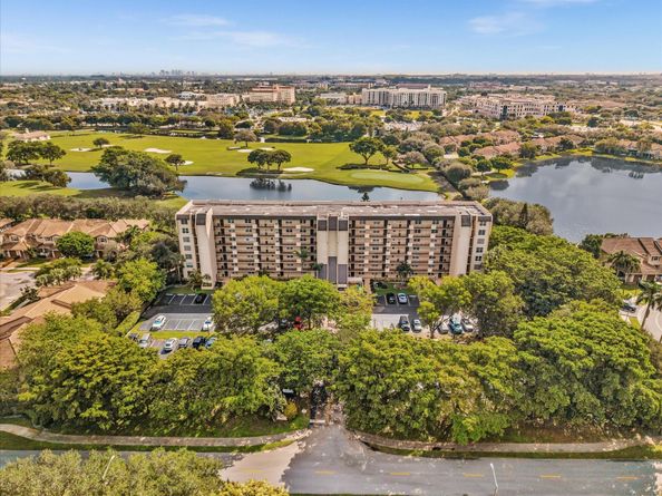 3300 W Rolling Hills Cir 705, Davie FL 33328