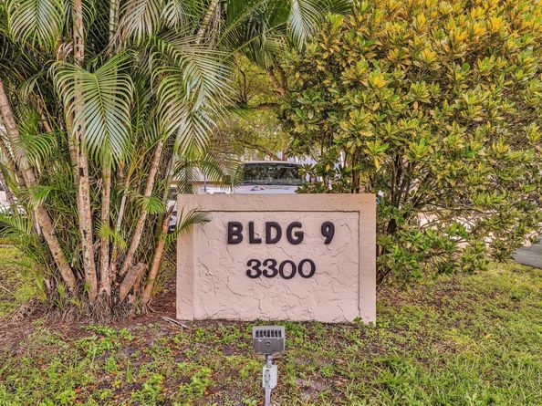 3300 W Rolling Hills Cir 705, Davie FL 33328