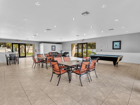 3300 W Rolling Hills Cir 705, Davie FL 33328