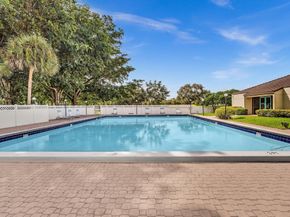 3300 W Rolling Hills Cir 705, Davie FL 33328