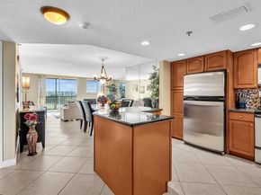 3300 W Rolling Hills Cir 705, Davie FL 33328