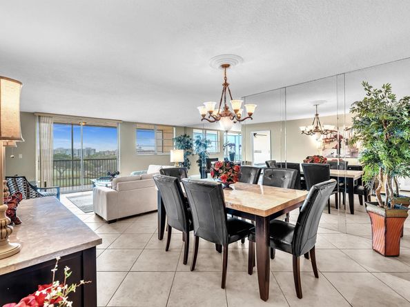 3300 W Rolling Hills Cir 705, Davie FL 33328