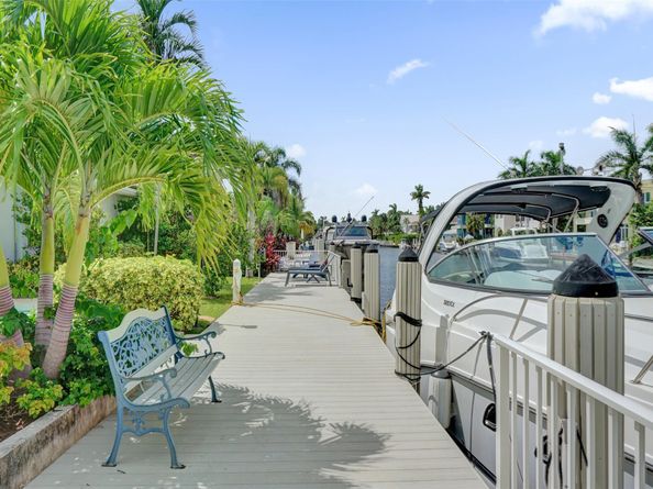 2427 Sea Island Dr, Fort Lauderdale FL 33301