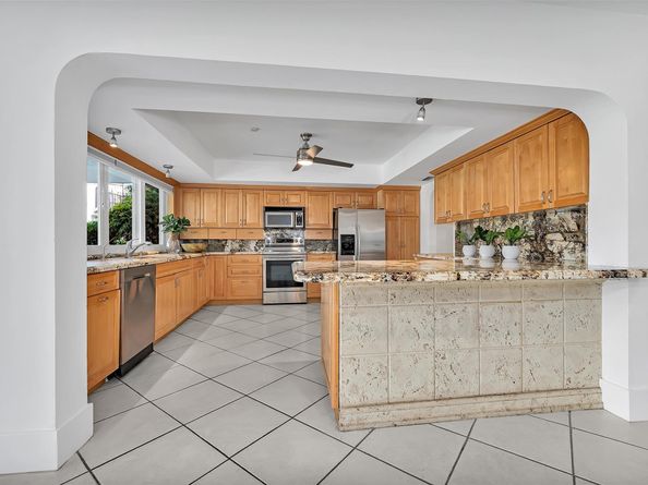 2427 Sea Island Dr, Fort Lauderdale FL 33301