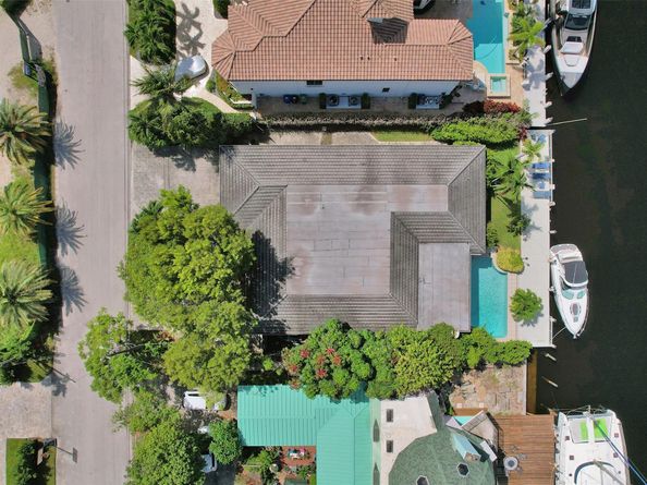 2427 Sea Island Dr, Fort Lauderdale FL 33301
