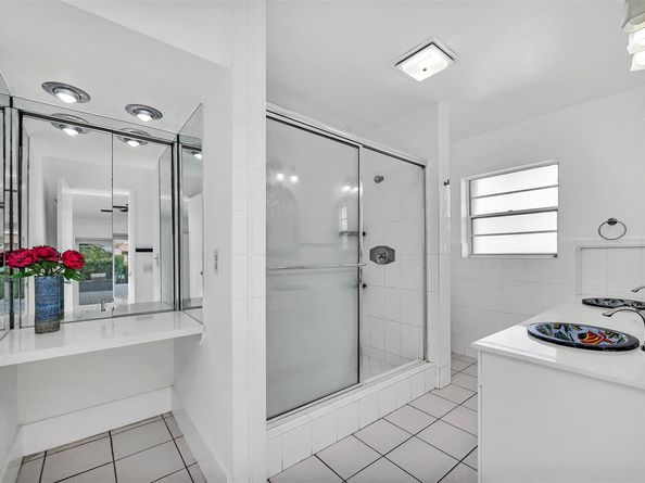 2427 Sea Island Dr, Fort Lauderdale FL 33301