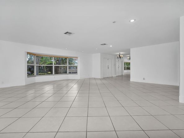 2427 Sea Island Dr, Fort Lauderdale FL 33301