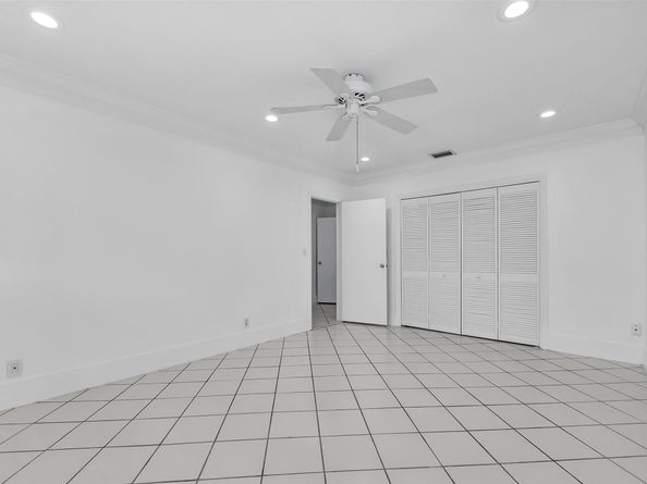 2427 Sea Island Dr, Fort Lauderdale FL 33301