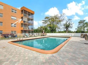 3050 E Sunrise Lakes Drive 324, Sunrise FL 33322