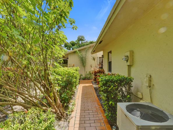 2500 NW 10th Street, Delray Beach FL 33445