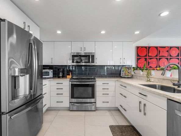 115 Lakeshore Drive 648, North Palm Beach FL 33408