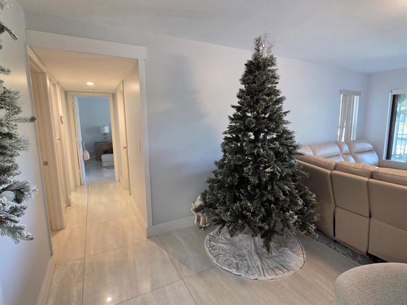 1115 Green Pine Boulevard D2, West Palm Beach FL 33409