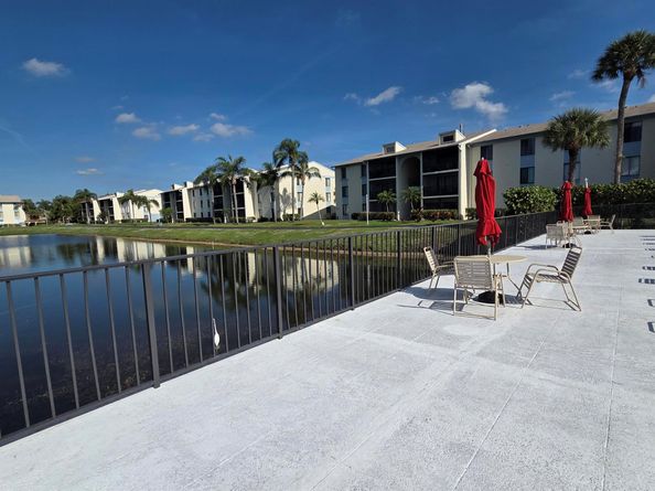 1115 Green Pine Boulevard D2, West Palm Beach FL 33409