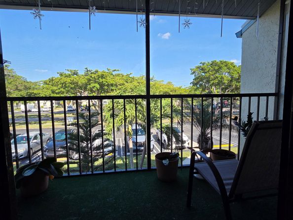 1115 Green Pine Boulevard D2, West Palm Beach FL 33409