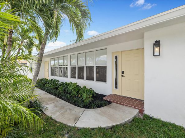 2000 NE 17 Ct., Fort Lauderdale FL 33304