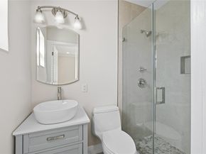 2000 NE 17 Ct., Fort Lauderdale FL 33304