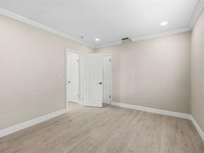 2000 NE 17 Ct., Fort Lauderdale FL 33304