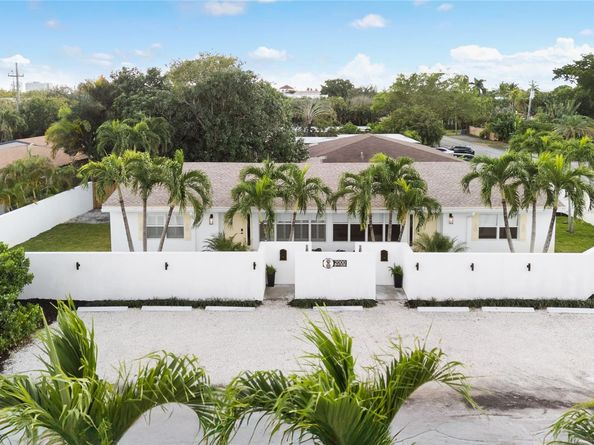 2000 NE 17 Ct., Fort Lauderdale FL 33304