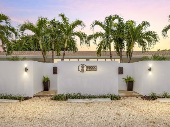 2000 NE 17 Ct., Fort Lauderdale FL 33304