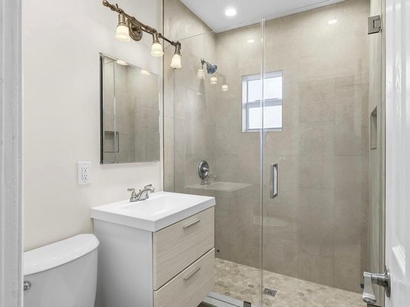 2000 NE 17 Ct., Fort Lauderdale FL 33304