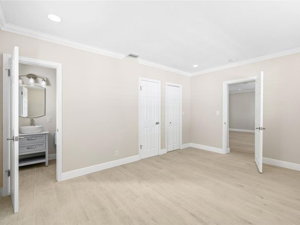 2000 NE 17 Ct., Fort Lauderdale FL 33304