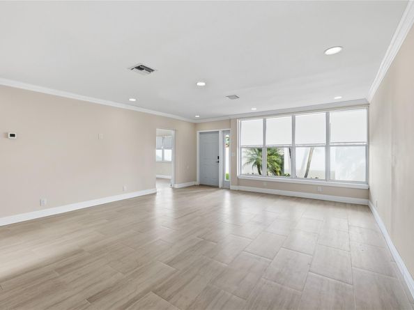 2000 NE 17 Ct., Fort Lauderdale FL 33304