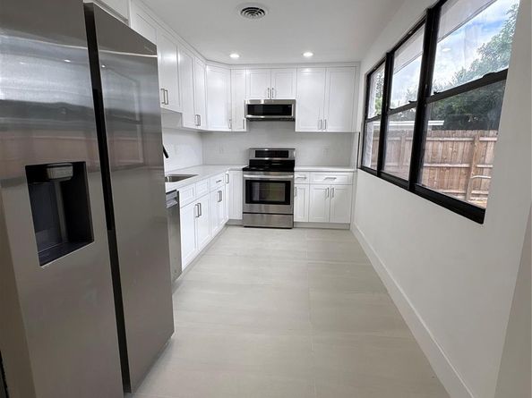 2820 NE 9th Ter, Pompano Beach FL 33064