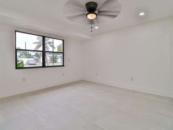 2820 NE 9th Ter, Pompano Beach FL 33064