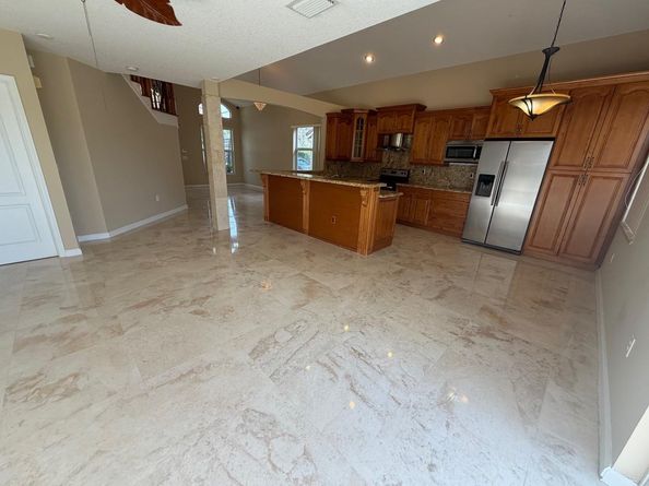 360 NW 115th Way, Coral Springs FL 33071