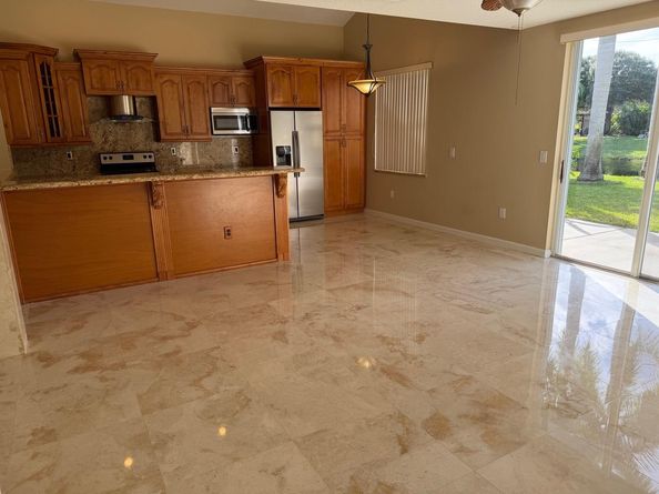 360 NW 115th Way, Coral Springs FL 33071