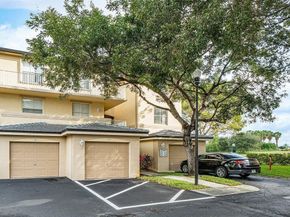 2040 Greenview Shores Boulevard 223, Wellington FL 33414