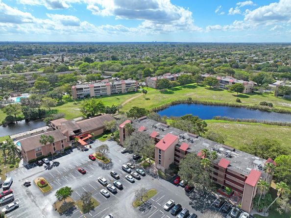 7300 Lake Cir Drive 301, Margate FL 33063