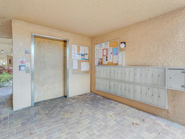 7300 Lake Cir Drive 301, Margate FL 33063