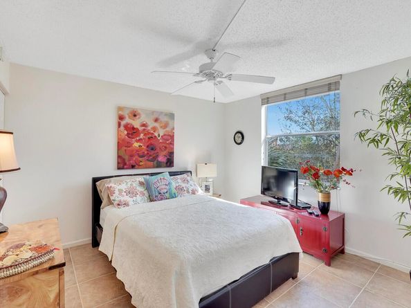 7300 Lake Cir Drive 301, Margate FL 33063