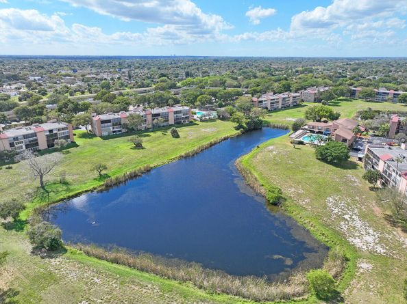 7300 Lake Cir Drive 301, Margate FL 33063