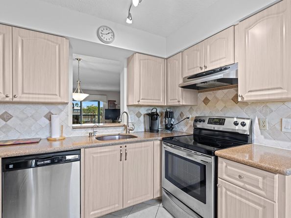 14360 Strathmore Lane 404, Delray Beach FL 33446