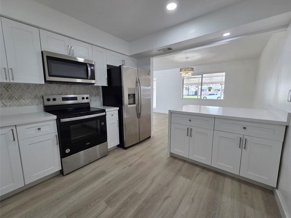 8571 NW 16th St, Pembroke Pines FL 33024