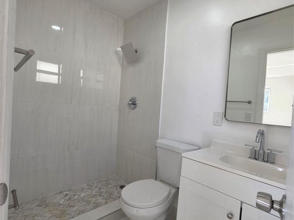 8571 NW 16th St, Pembroke Pines FL 33024