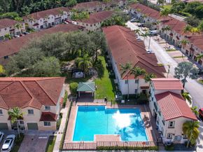 21105 NW 14th Place 438, Miami Gardens FL 33169