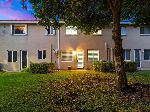 21105 NW 14th Place 438, Miami Gardens FL 33169