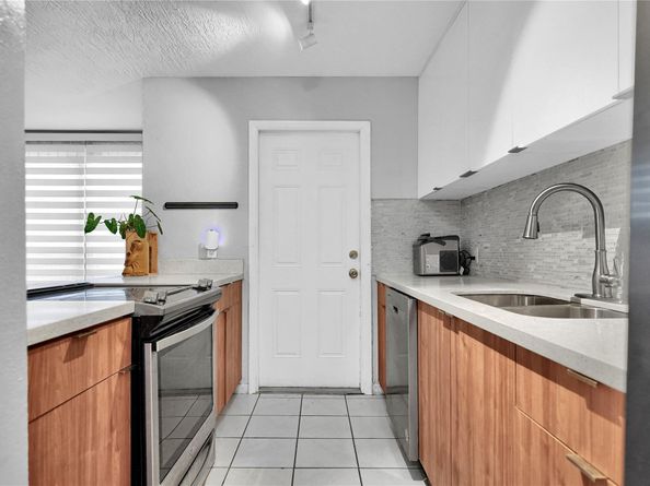 20033 SW 123rd Dr, Miami FL 33177