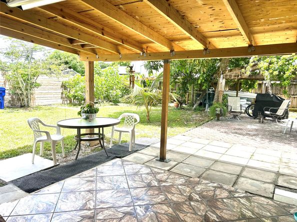 7140 Custer St, Hollywood FL 33024