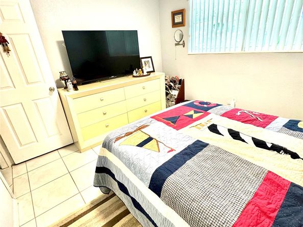 7140 Custer St, Hollywood FL 33024