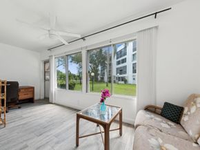 3186 Via Poinciana 115, Lake Worth FL 33467